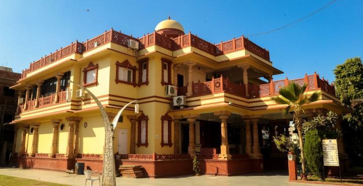 Hotel Siddhartha Palace Ahmedabad Exterior photo