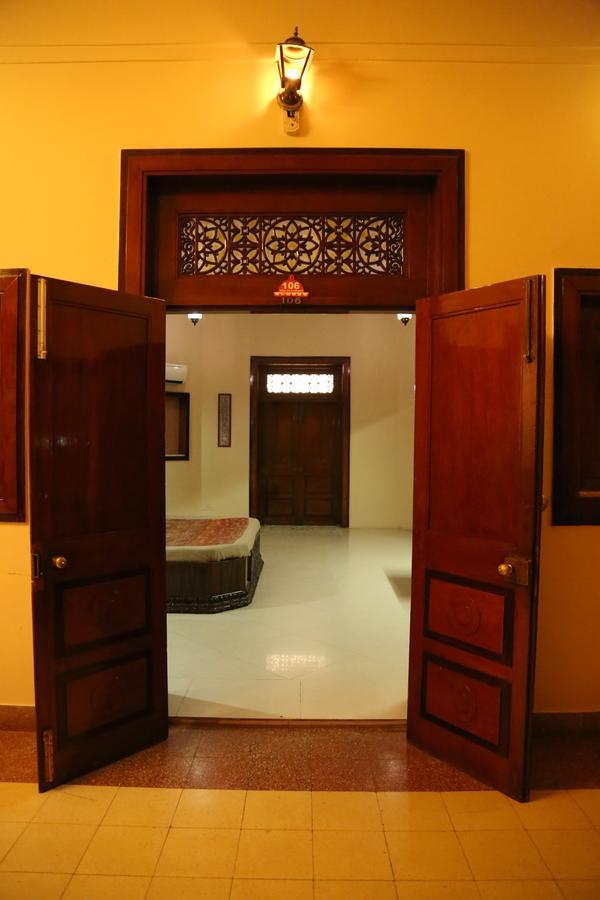 Hotel Siddhartha Palace Ahmedabad Exterior photo
