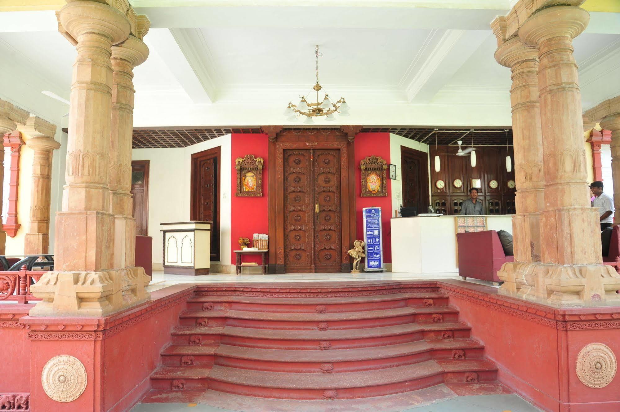 Hotel Siddhartha Palace Ahmedabad Exterior photo